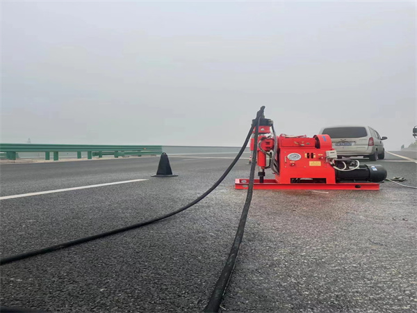 双滦马路路基路面开裂下沉注浆加固灌浆