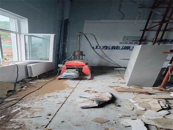 双滦地基基础下沉墙体裂缝加固注浆顶升施工