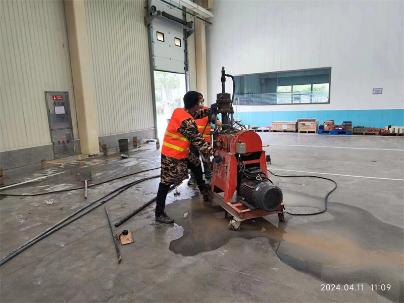 双滦厂房地面下沉塌陷注浆加固施工